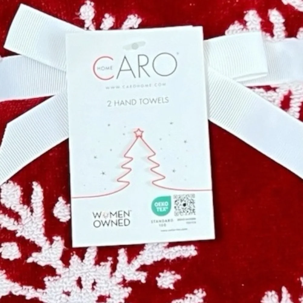 Caro Home - ‘Snowflake Red/White’ Hand Towels (2). NWT Firm!